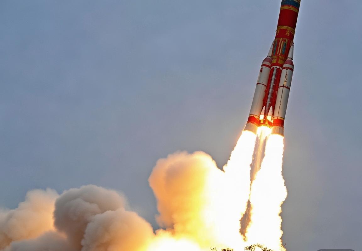 长征十二号甲运载火箭首次飞行任务圆满成功，二级发动机涡轮泵转速异常引关注，推进剂输送系统气蚀现象揭示航天工程地面试验与太空环境差异